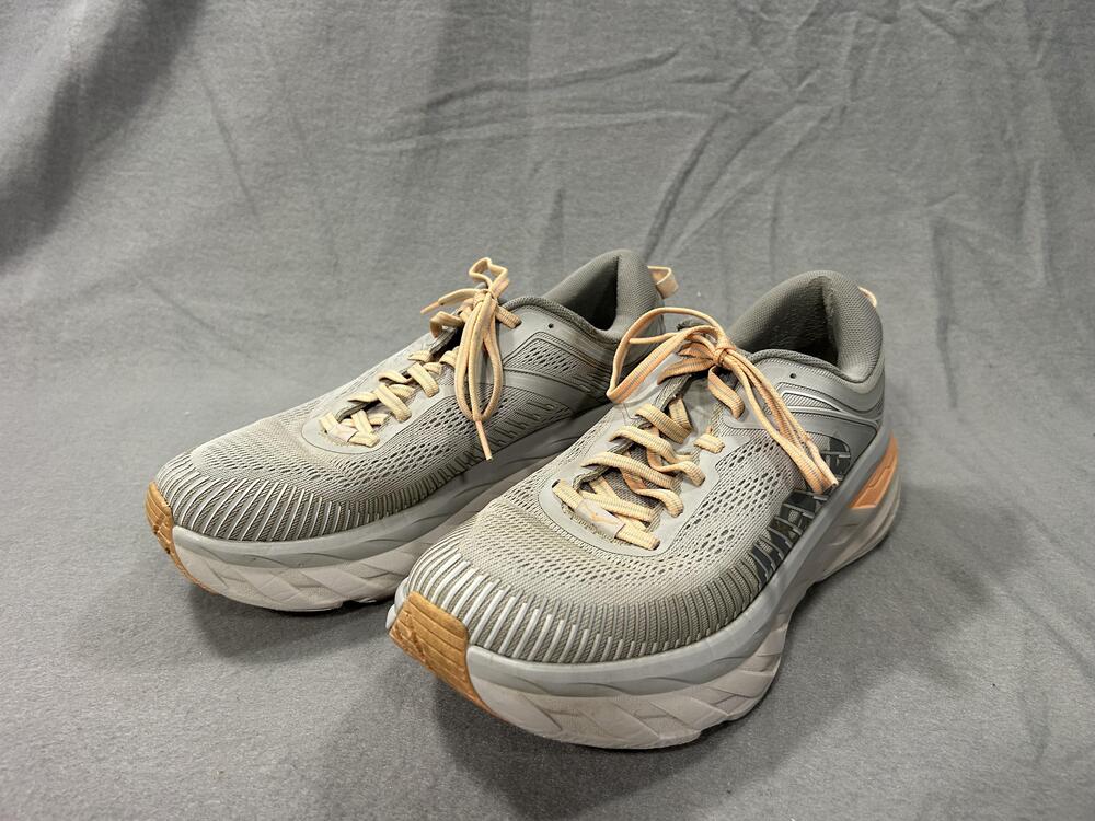 Hoka One One Bondi 7 Shoes Womens Size 9.5 Gray Road Running Cushioned Sneaker